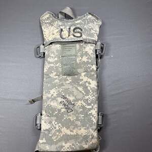 USGI Military MOLLE II Hydration System Carrier Camelbak UCP ACU Carrying Case